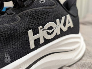 HOKAクリフトン10 BLACK/WHITEを購入